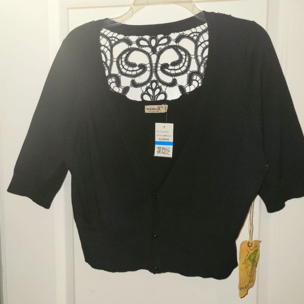 NWT L ( XL) ONE WORLD Black Lace Cropped Cardigan Bolero